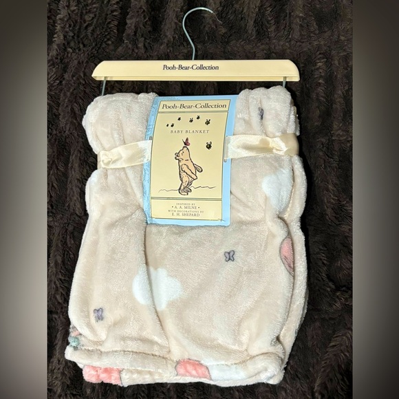 Classic Winnie the Pooh Baby Blanket - NWT!!! - Picture 2 of 2